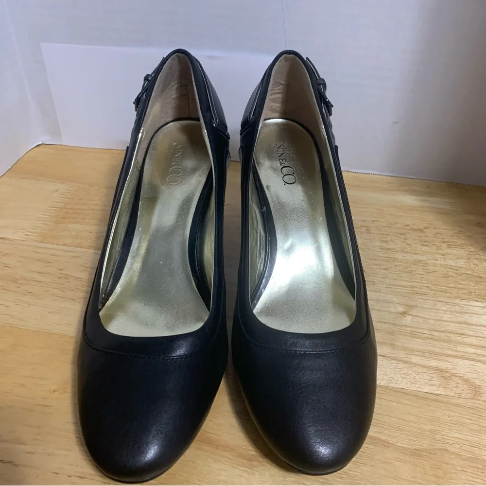 NINE &‎ CO JJKENOA Pump Heels Shoes Black Satin Trim Slip On Women's Size 9.5M
